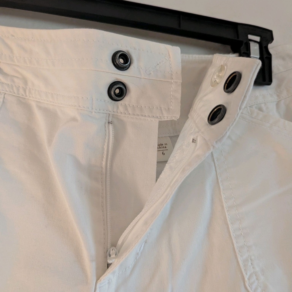 NWT Coldwater Creek White Capri Pants Embroidered Women Sz 6 Stretch Crop Cargo - Picture 4 of 13